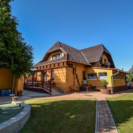 Gála Panzió Simontornya Exterior foto