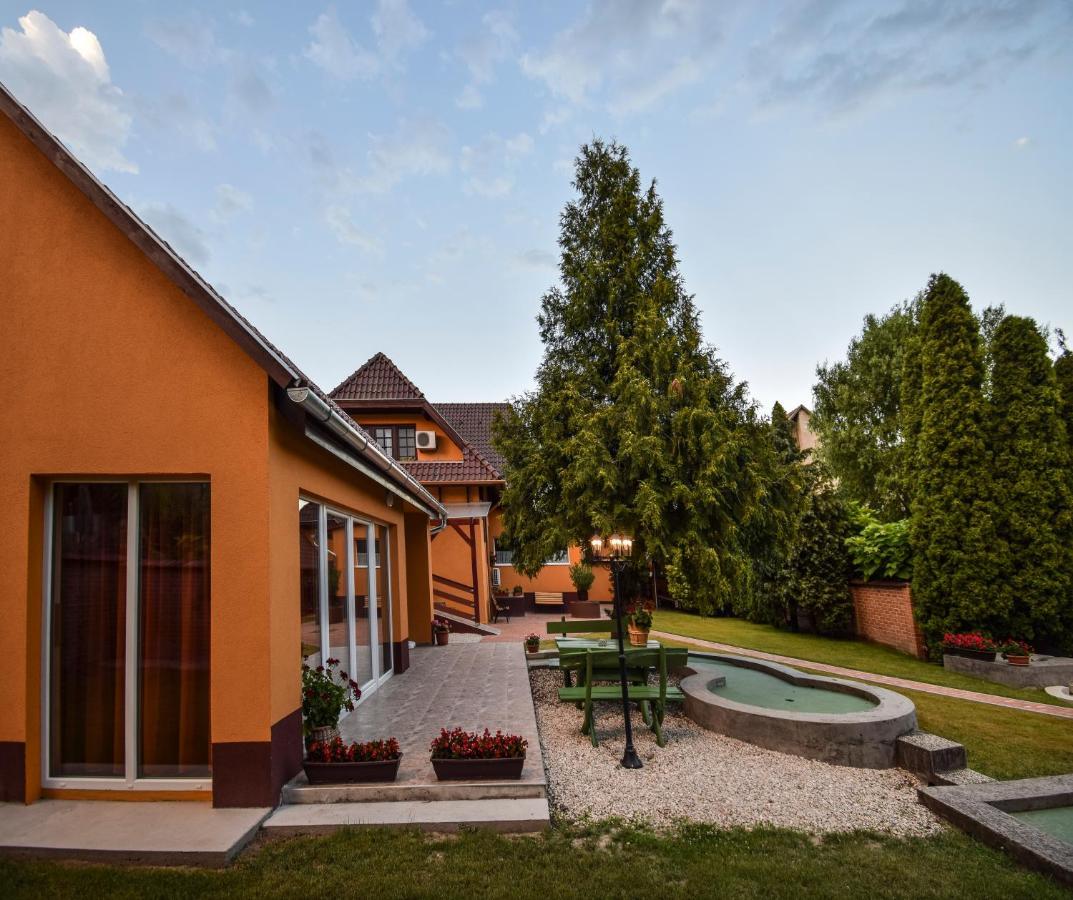 Gála Panzió Simontornya Exterior foto