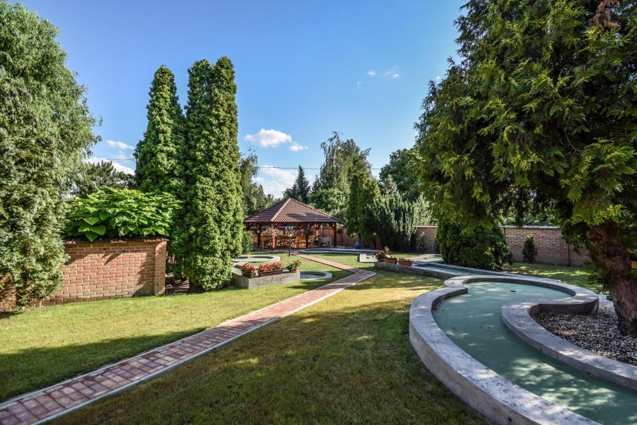 Gála Panzió Simontornya Exterior foto