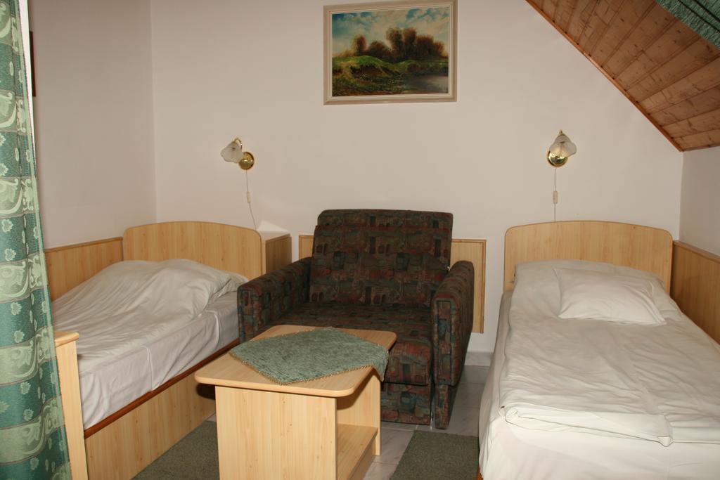 Gála Panzió Simontornya Quarto foto