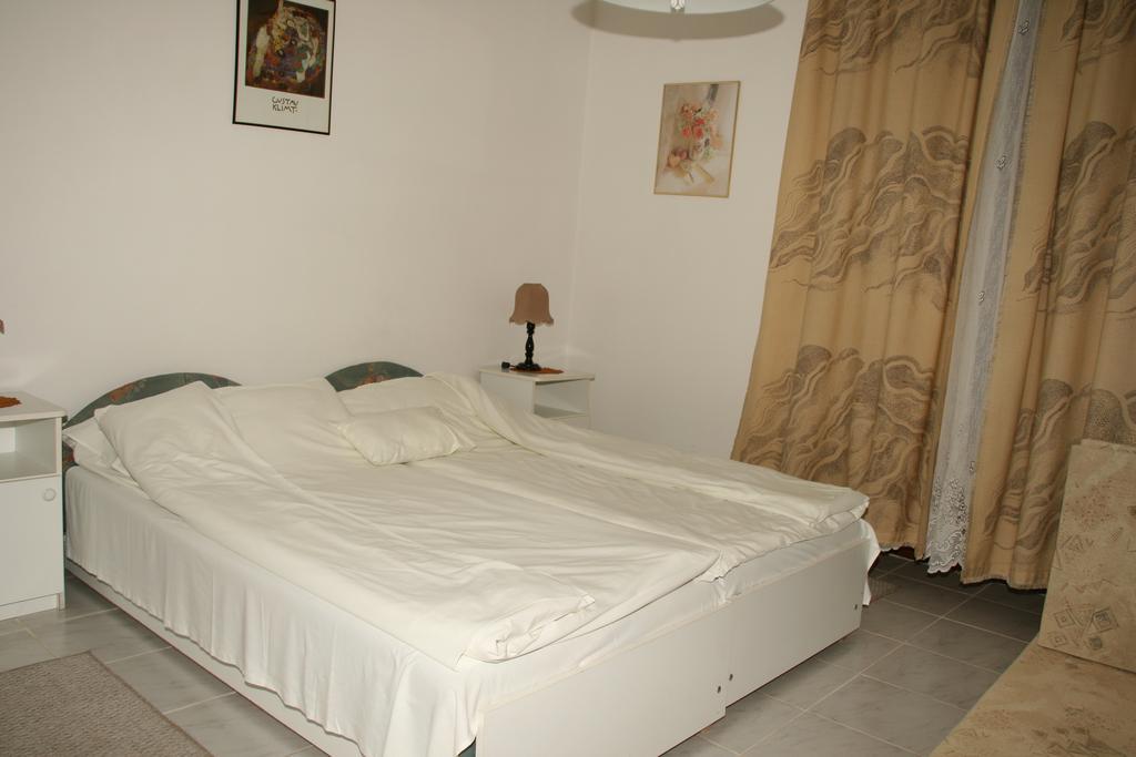 Gála Panzió Simontornya Quarto foto